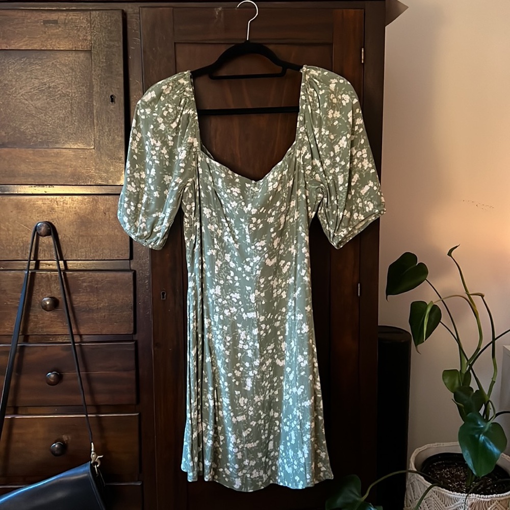 Green floral dress with puff sleeves